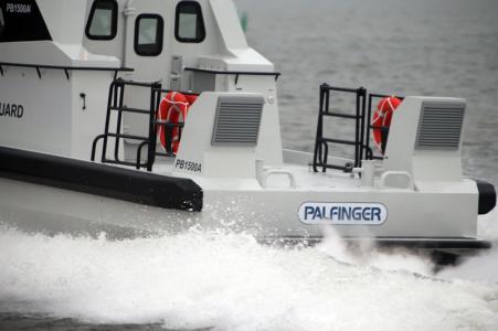 Tailor made fenders for fast rescue vessel PB1500A by  Palfinger Boats