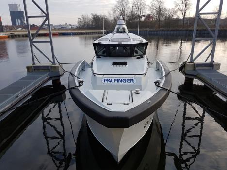 Tailor made fenders for fast rescue vessel PB1500A by  Palfinger Boats