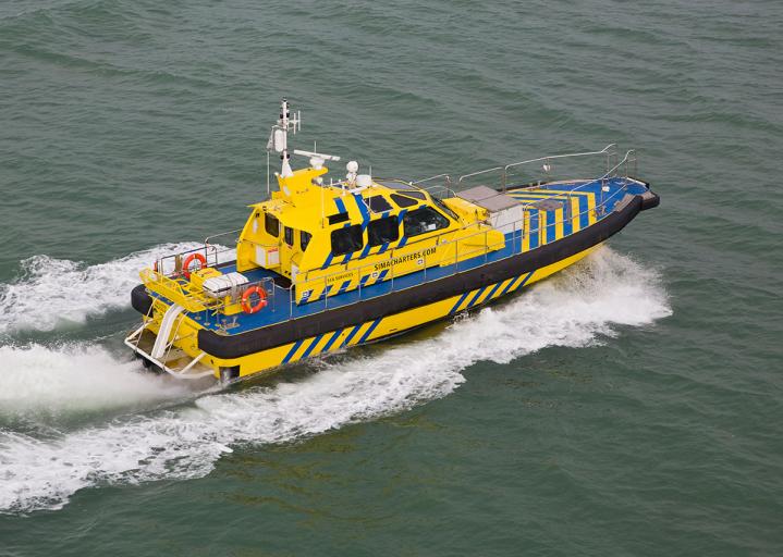 Kundenspezifische Fender für die Amethyst von Sima Charters, Maassluis.